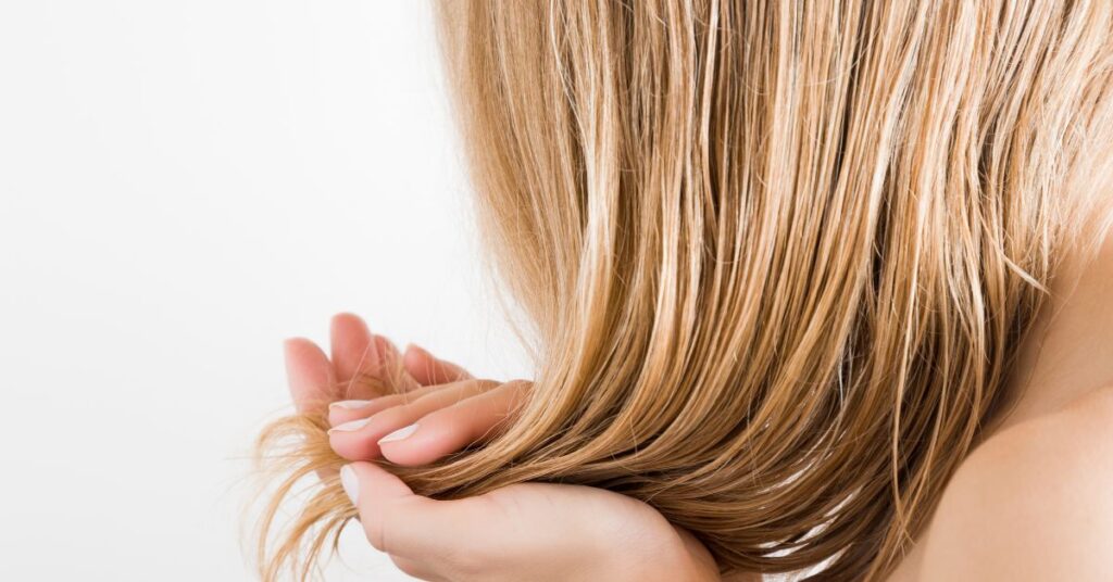 Hiánya fokozott hajhulláshoz vezethet. 